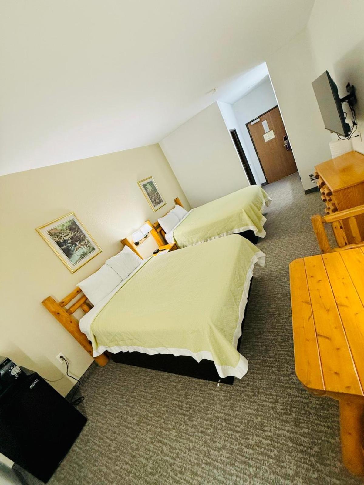 Knights Hotel